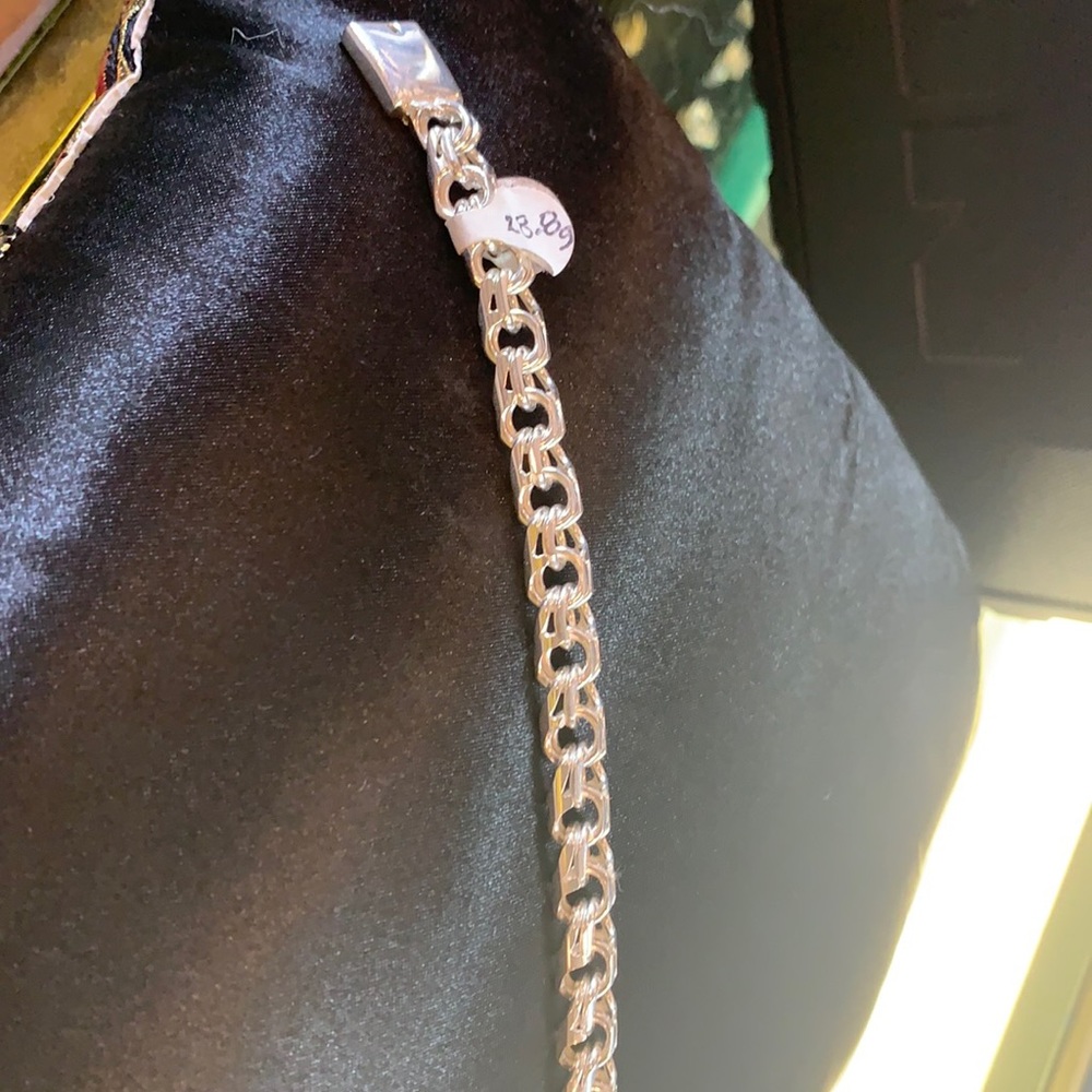 I’m selling a silver 925 9” long bracket